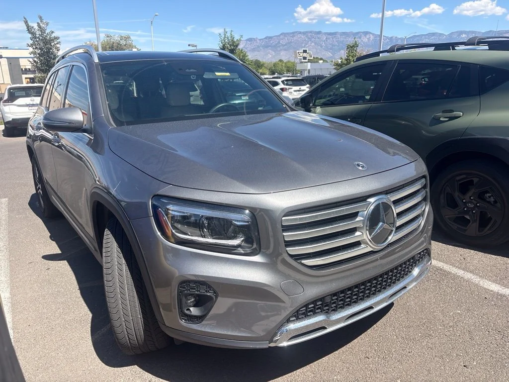 Used 2026  Mercedes-Benz GLB 250 image 2