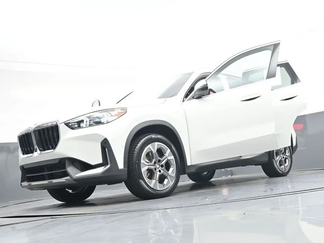 Used 2023 White BMW xDrive28i image 50