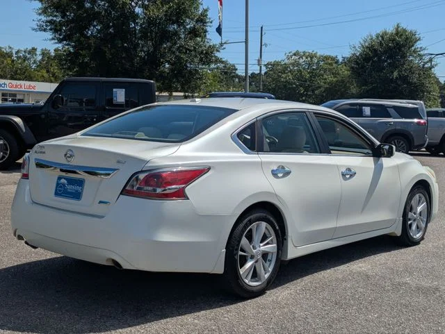 Used 2014 White Nissan 2.5 SV image 5