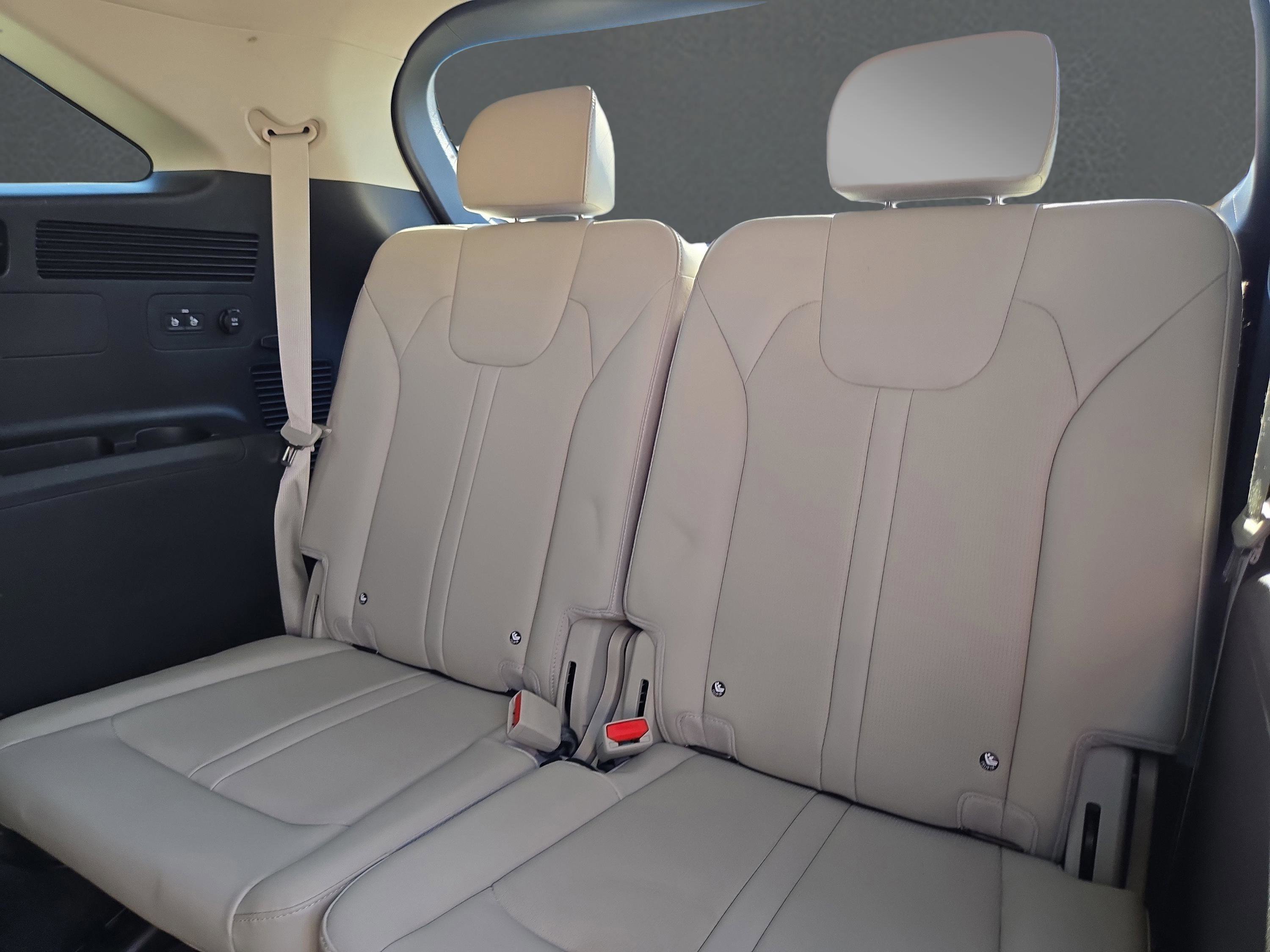 2025 Kia Sorento S - Photo 12