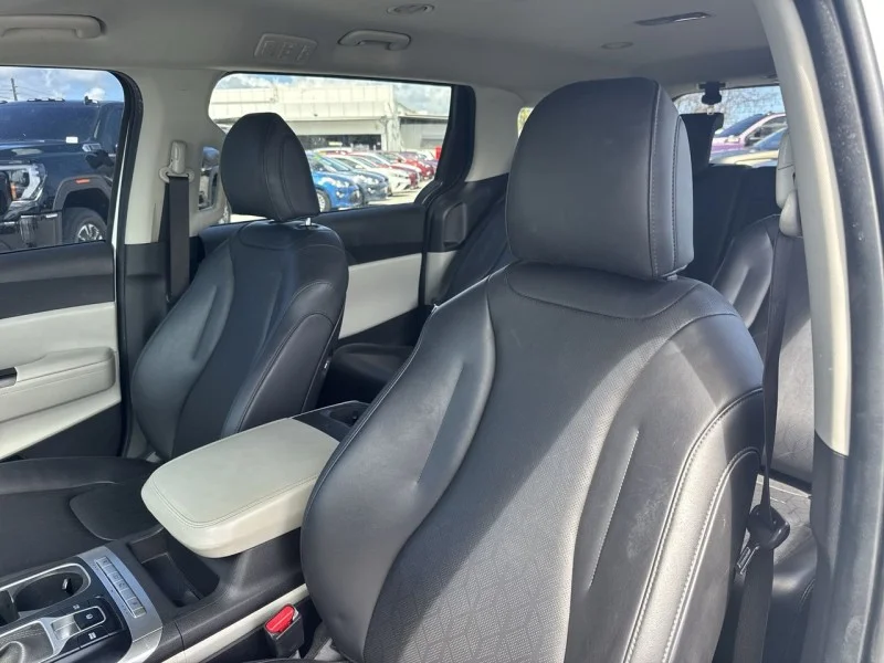 Used 2023 White Kia LX image 15