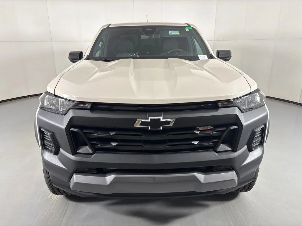 Used 2026 White Chevrolet Trail Boss image 3