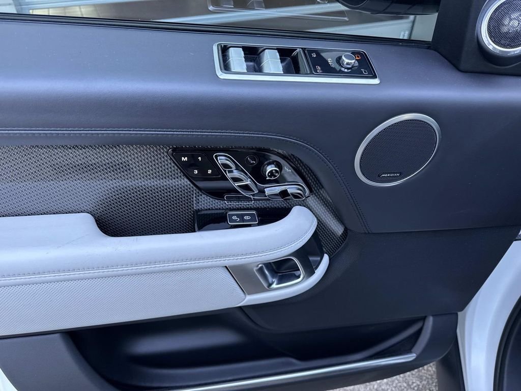 Used 2019 SVO PALETTE WHITE Land Rover SVAutobiography image 20