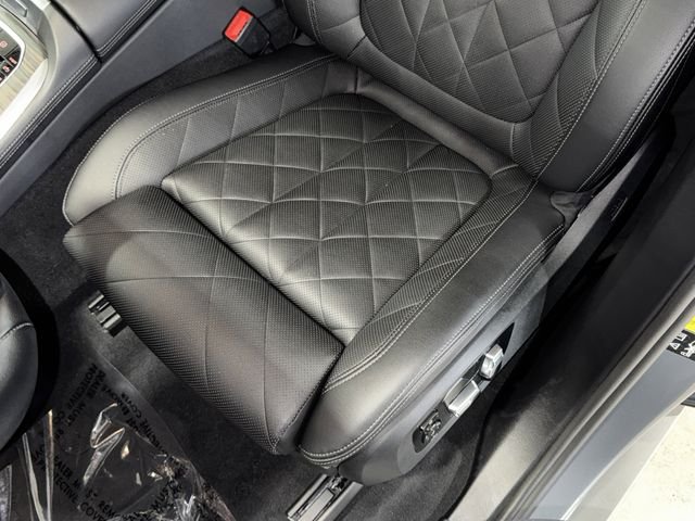 Used 2024 Skyscraper Grey Metallic BMW xDrive40i image 34