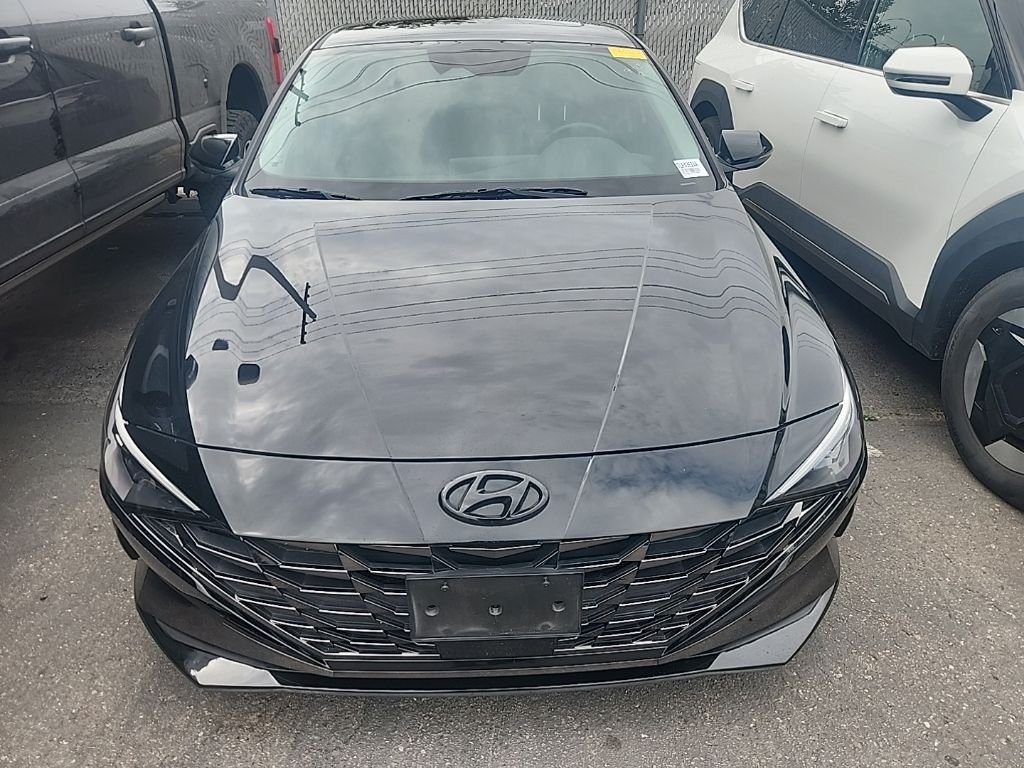 Used 2023 Black Hyundai Limited image 2