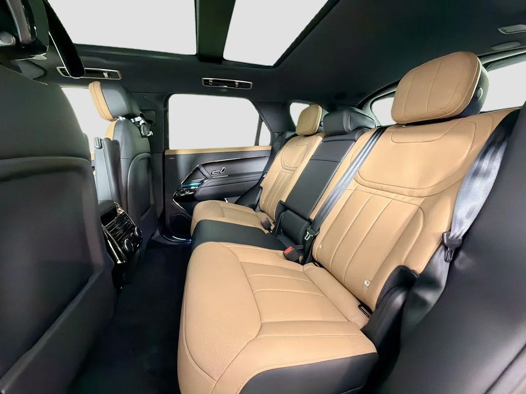 New 2026 Borasco Grey Land Rover Dynamic SE image 26