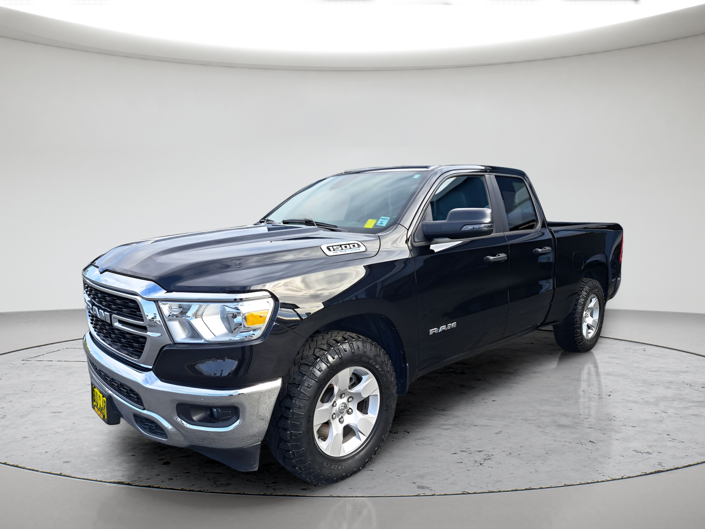Used 2023 Diamond Black Ram Big Horn/Lone Star image 7