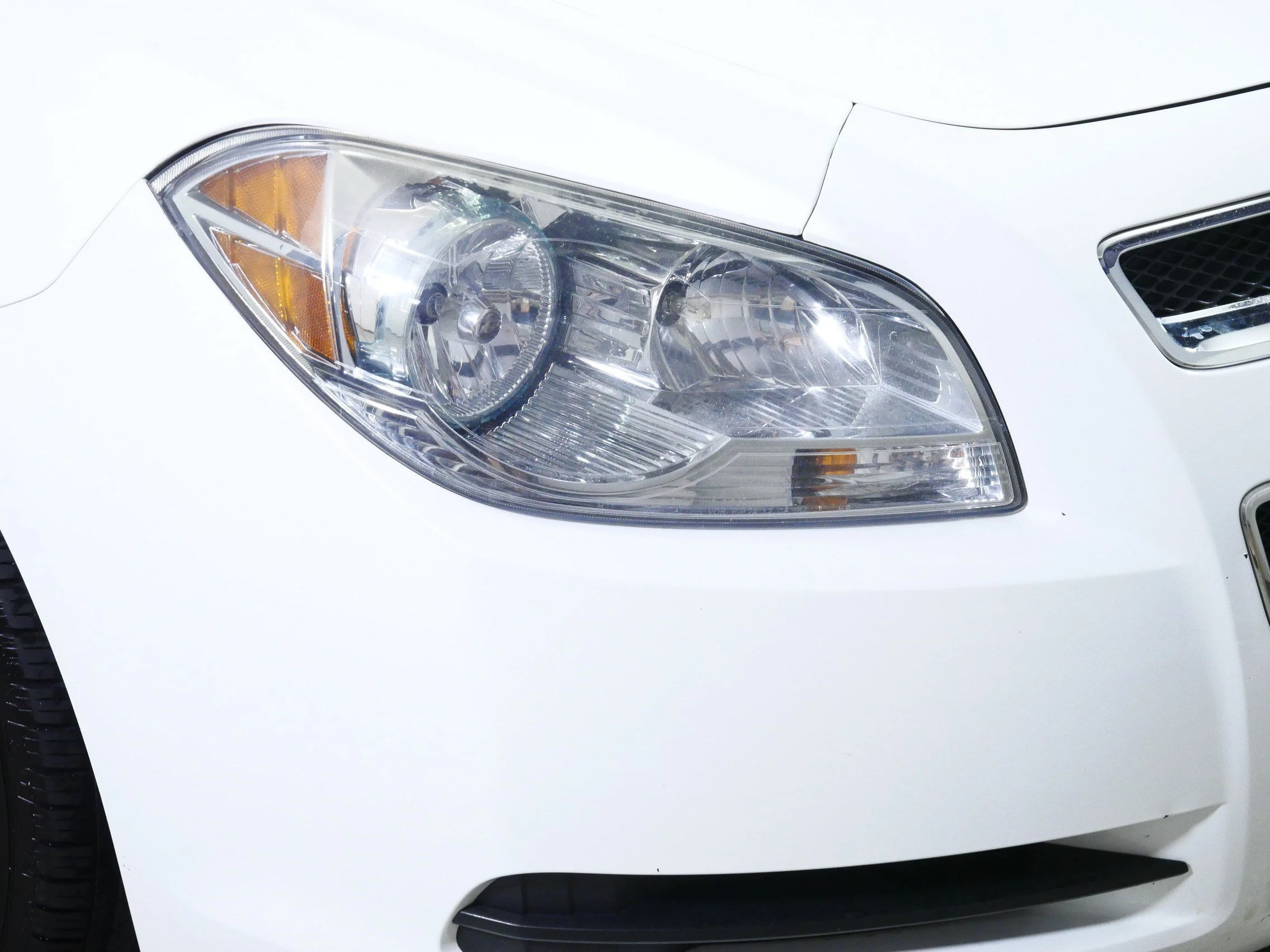 Used 2011 Summit White Chevrolet LS w/1LS image 16