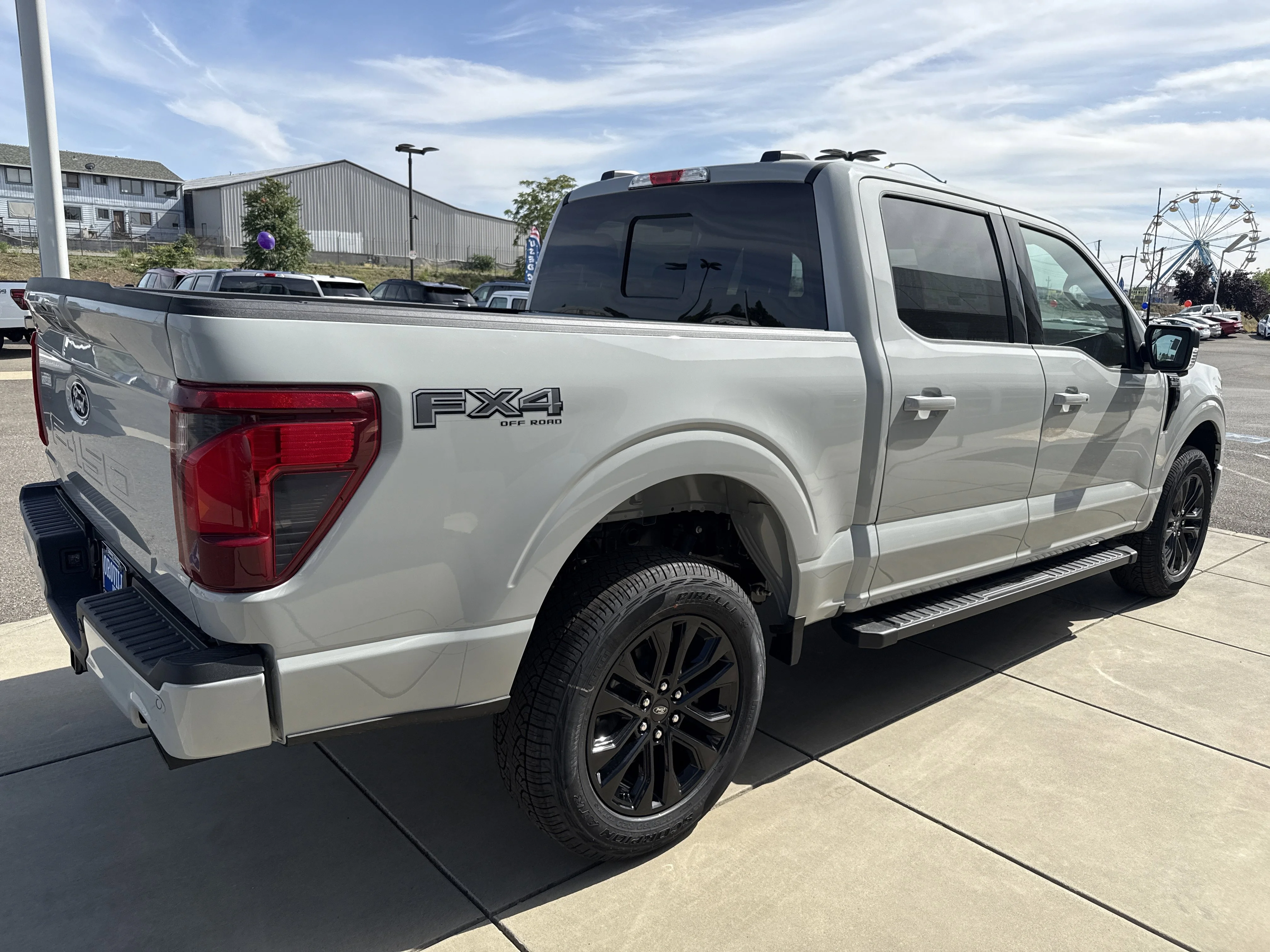 New 2026 Avalanche Ford XLT image 3