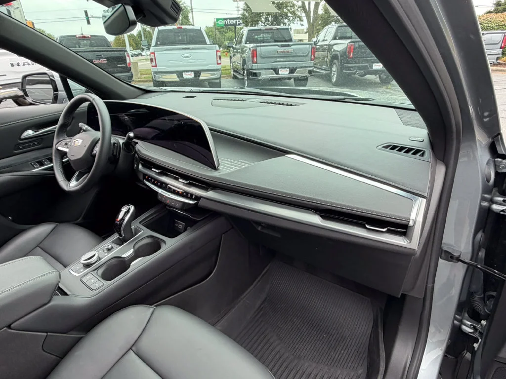 2024 Cadillac XT4 Premium Luxury - Photo 18