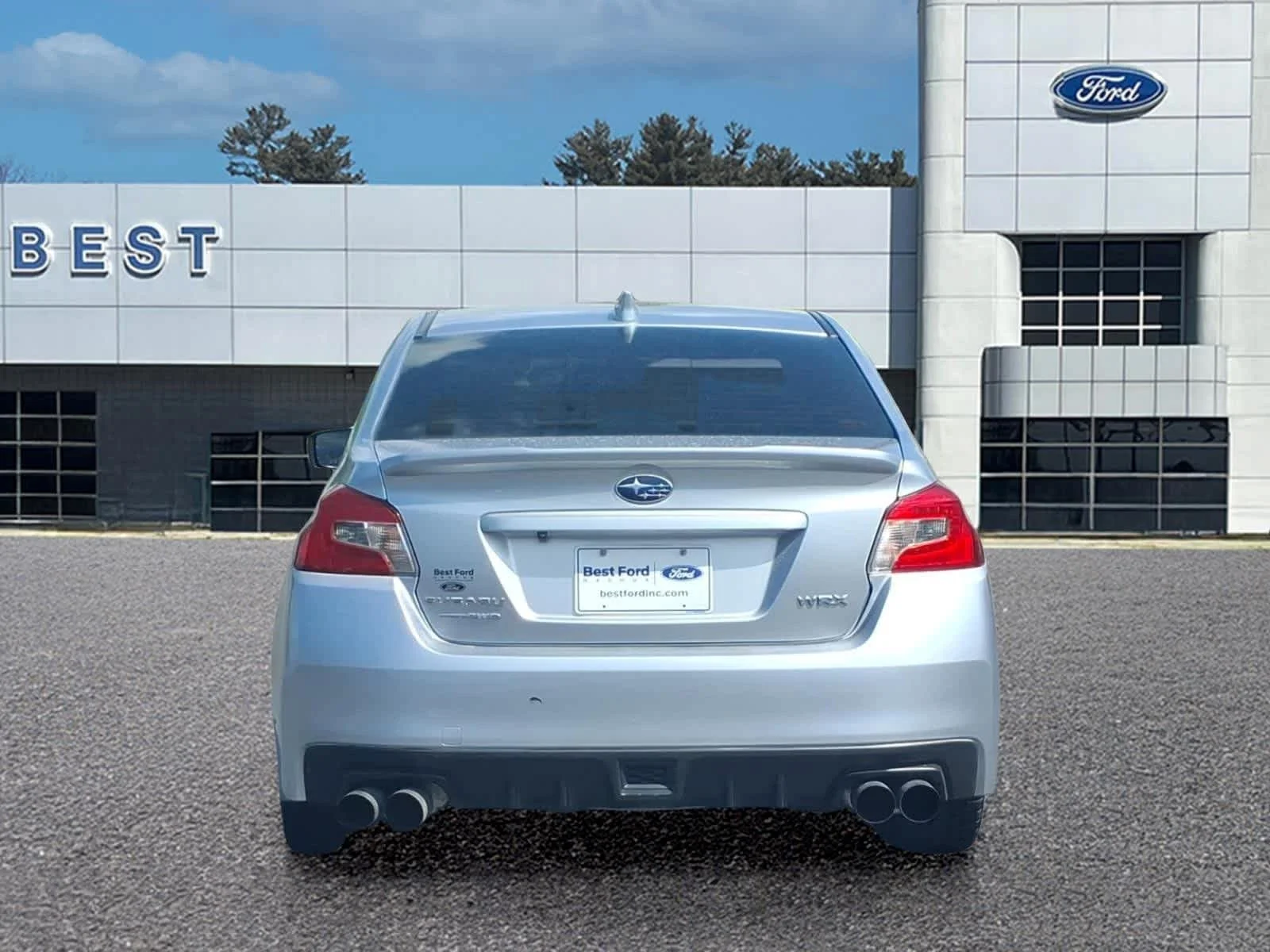 Used 2018 Ice Silver Metallic Subaru Limited image 5