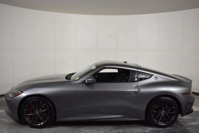 Used 2024 Gray Nissan Performance image 5