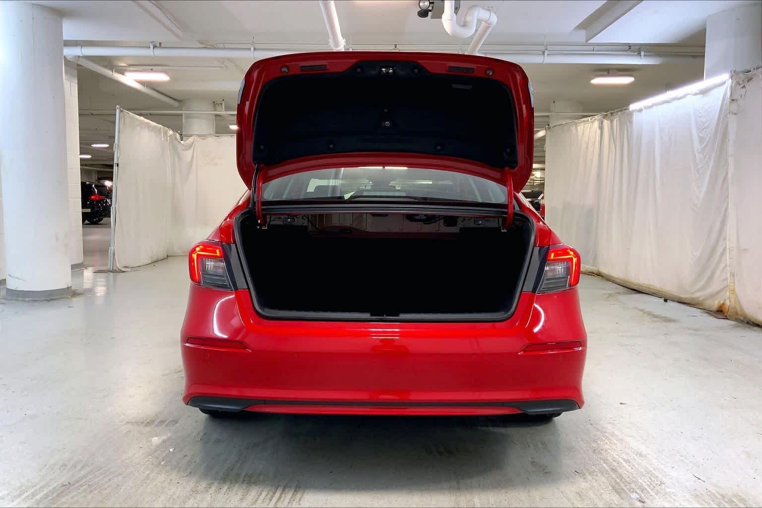 Used 2022 Rallye Red Honda Touring image 35