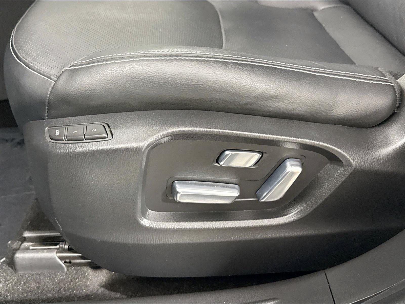 Used 2023 Deep Crystal Blue Mica Mazda Grand Touring image 31