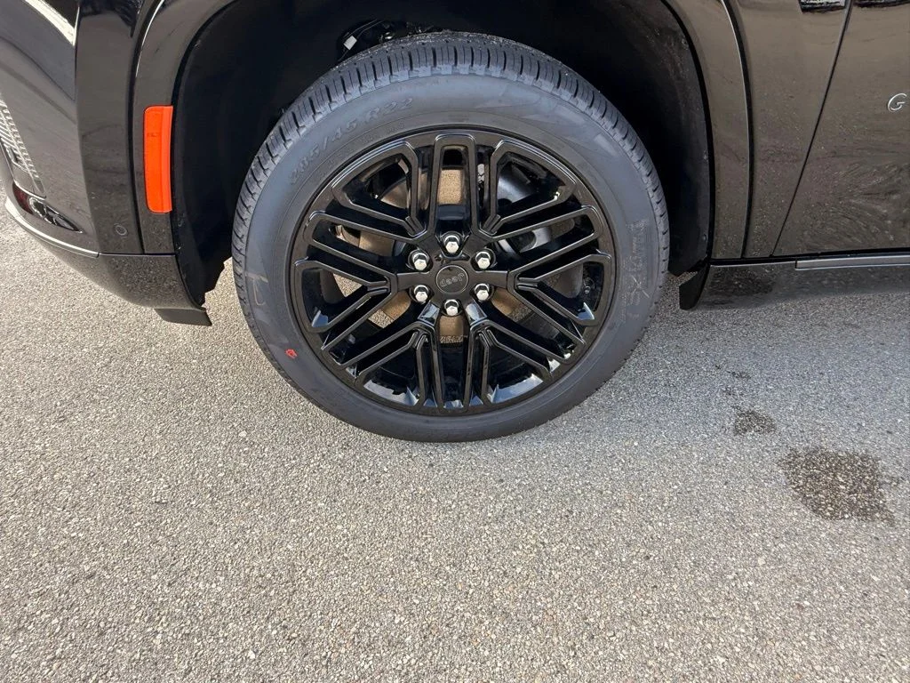 New 2026 High Gloss Black Exterior Paint Jeep Limited Reserve image 37