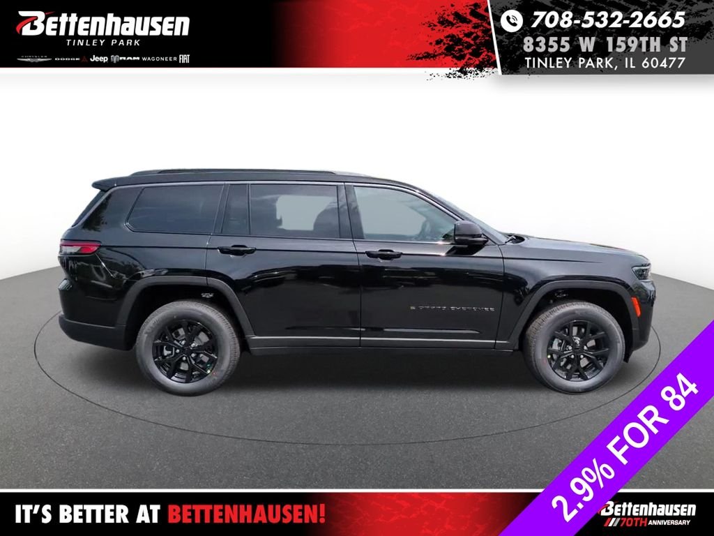 New 2026 Diamond Black Crystal Pearl-Coat Exterior Paint Jeep Laredo image 5