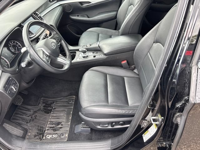 Used 2020 Black INFINITI LUXE AWD image 5