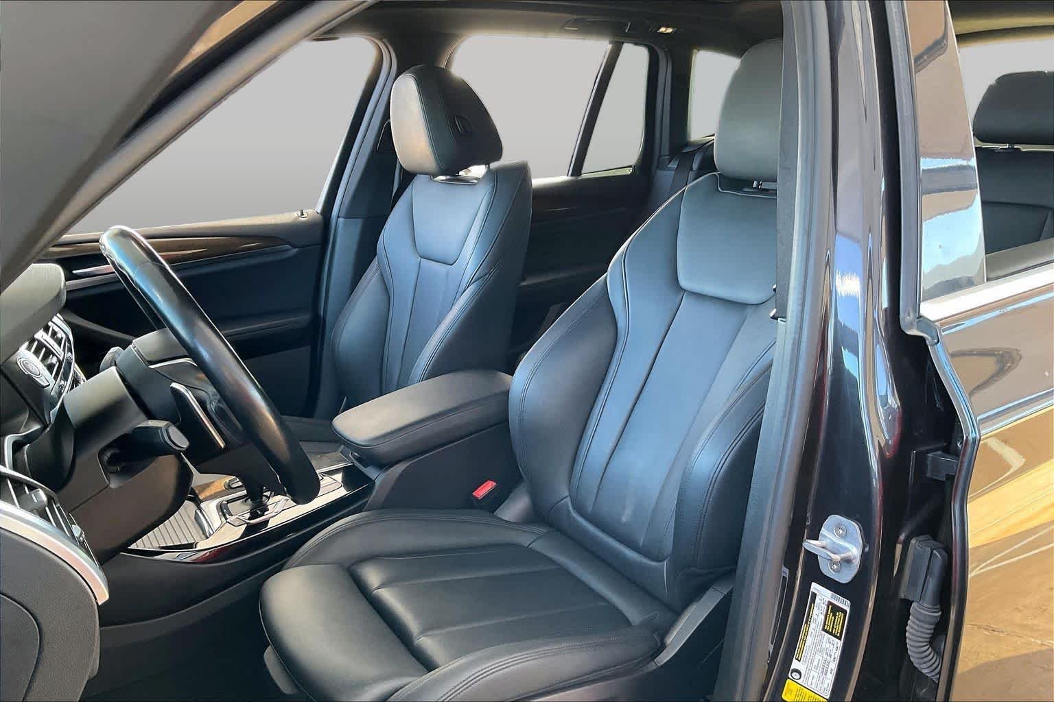 Used 2019 Dark Graphite Metallic BMW sDrive30i image 8