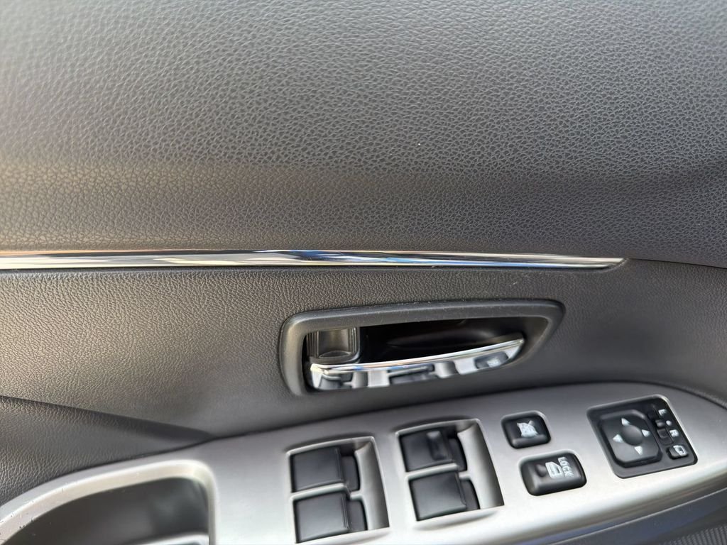 Used 2024  Mitsubishi 2.0 SE image 15