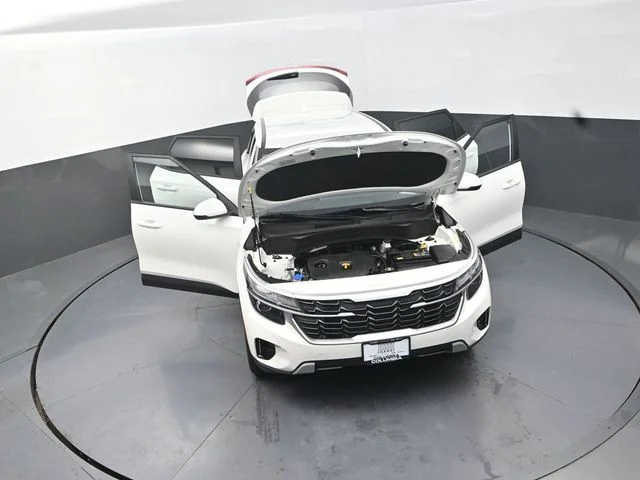 Used 2024 White Kia LX image 30