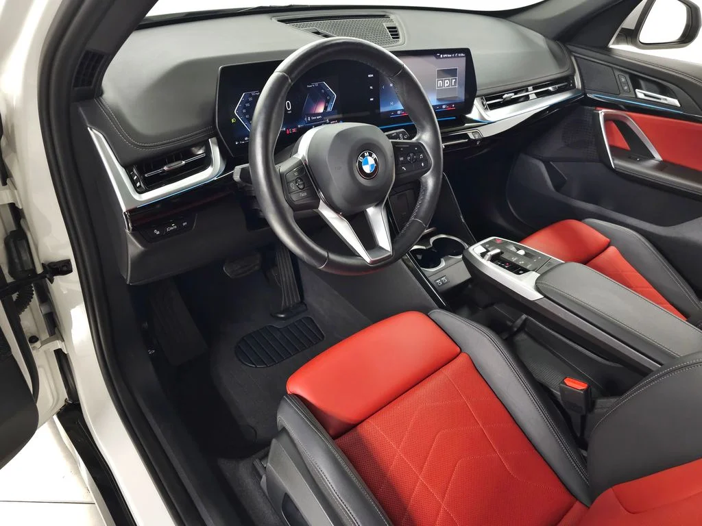 Used 2023 White BMW xDrive28i image 17