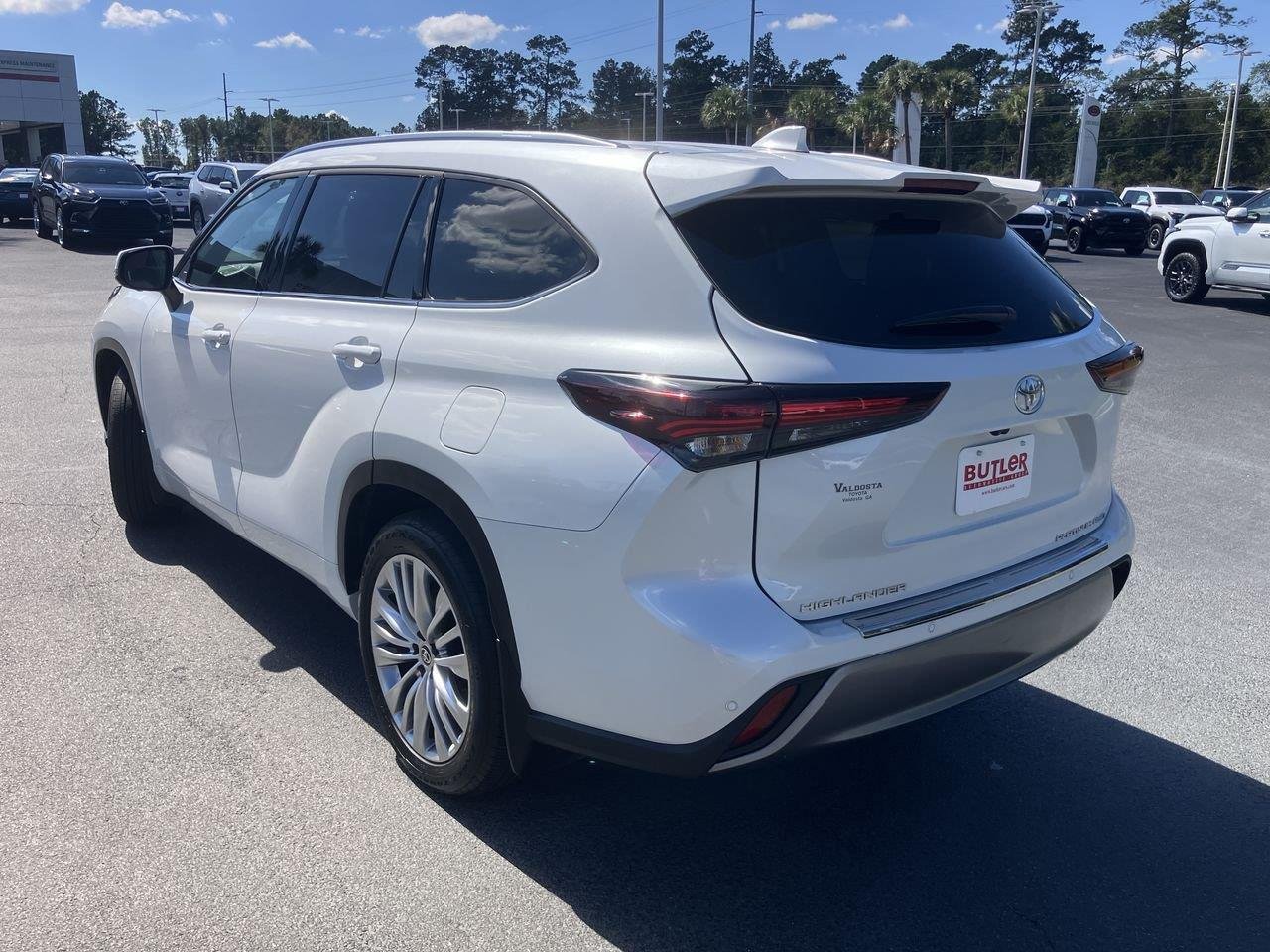 Used 2026 White (Wind Chill Pearl) Toyota Platinum AWD image 3