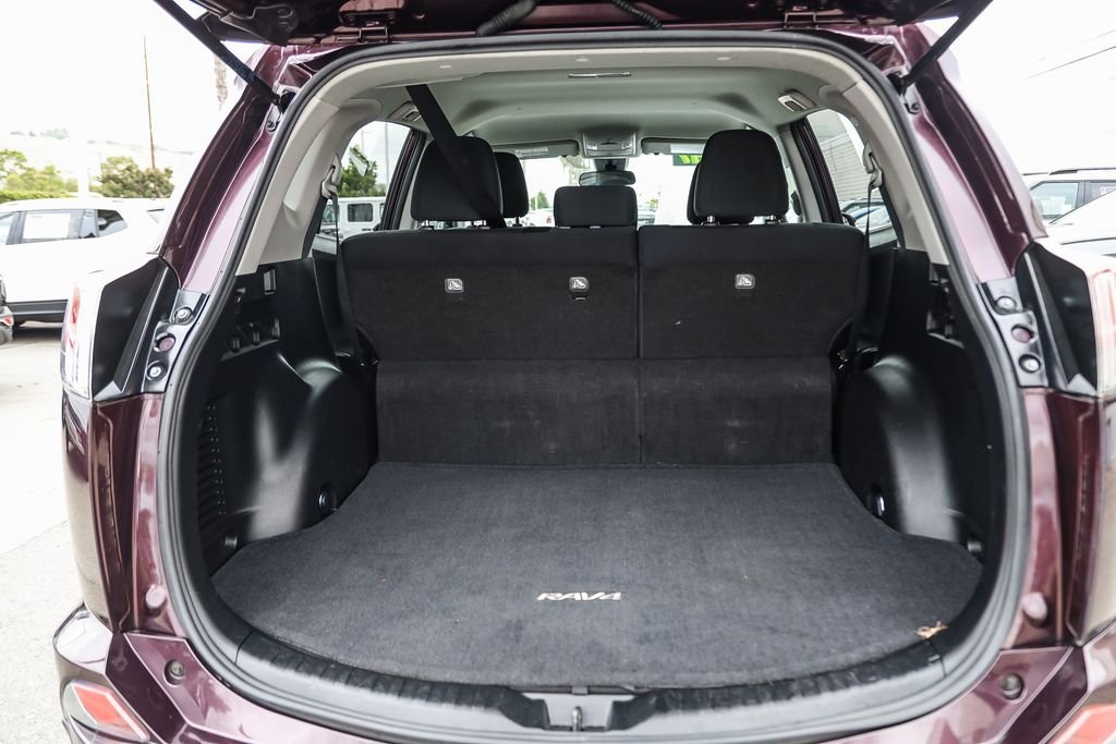 2017 Toyota RAV4 LE - Photo 25