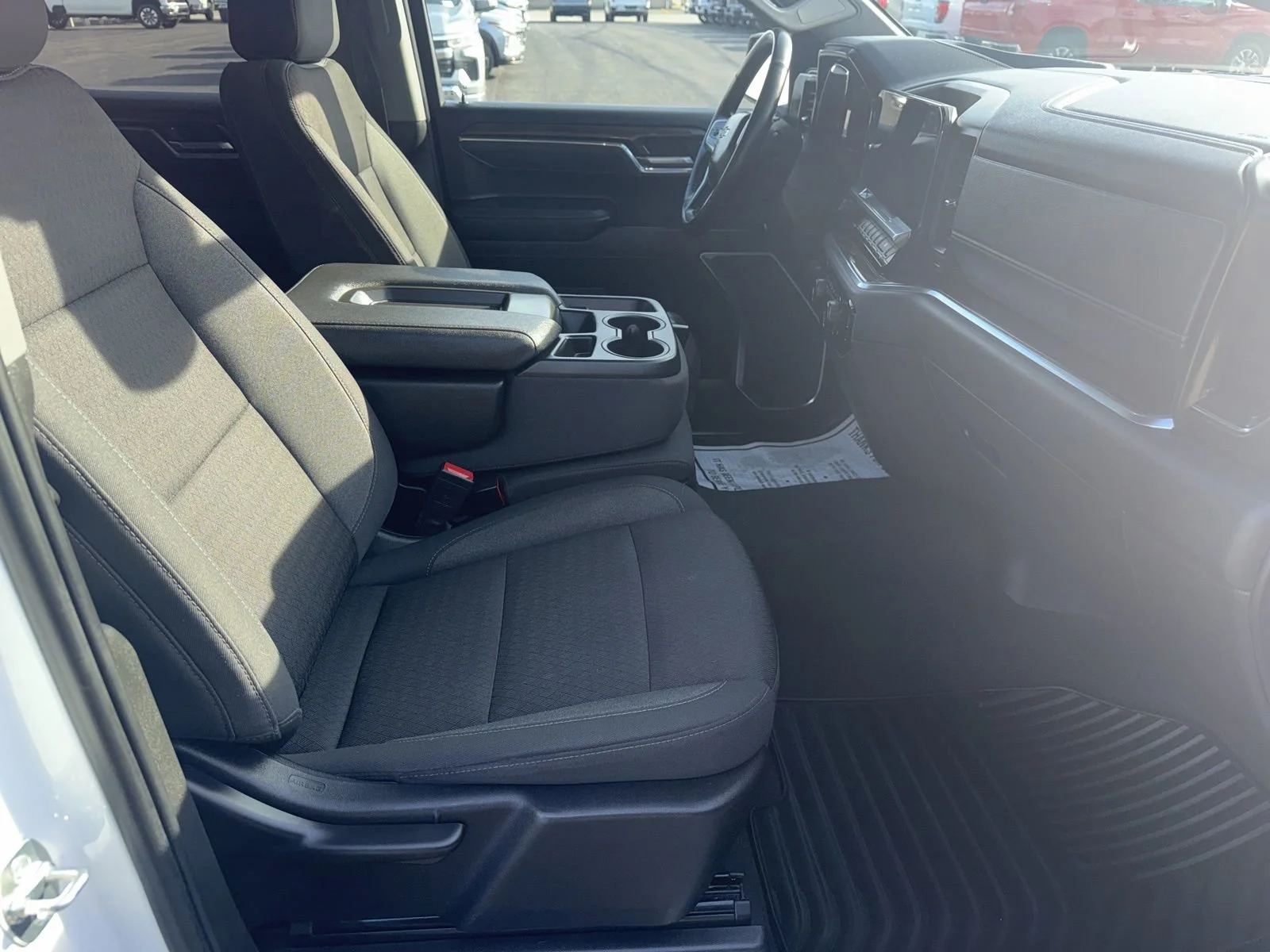 2025 Chevrolet Silverado 1500 LT - Photo 21