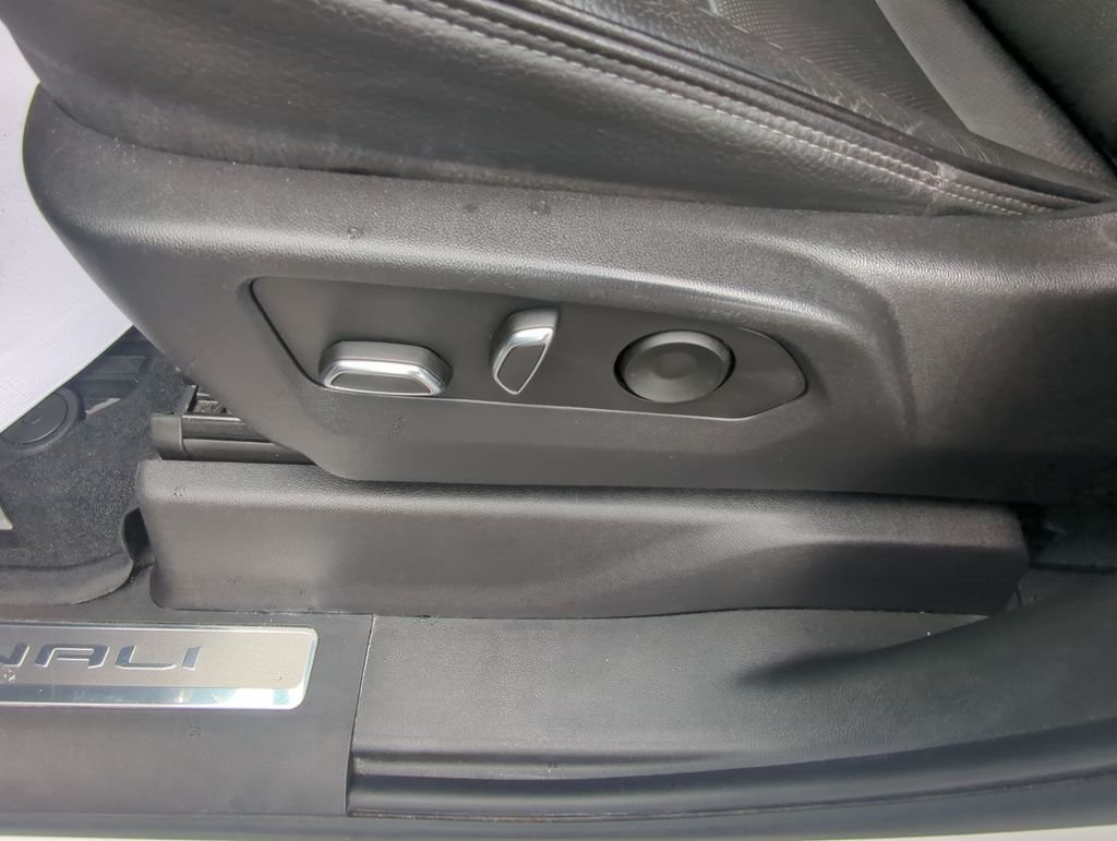 Used 2023 White GMC Denali image 12