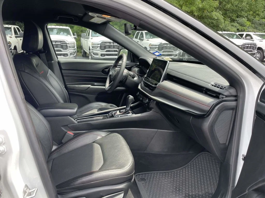 Certified Used 2025 White Jeep Trailhawk image 15