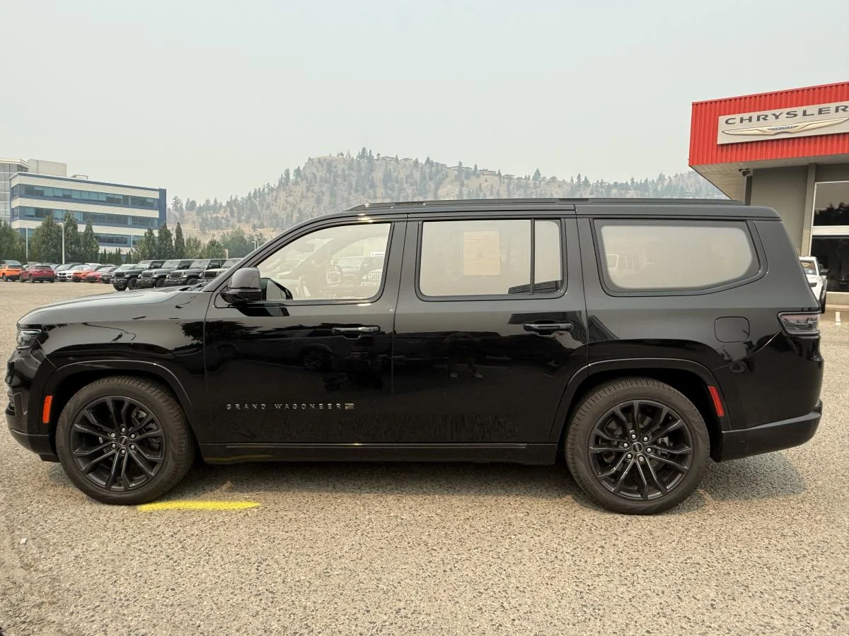 Used 2024 Black Jeep Series Ii Obsidian image 3