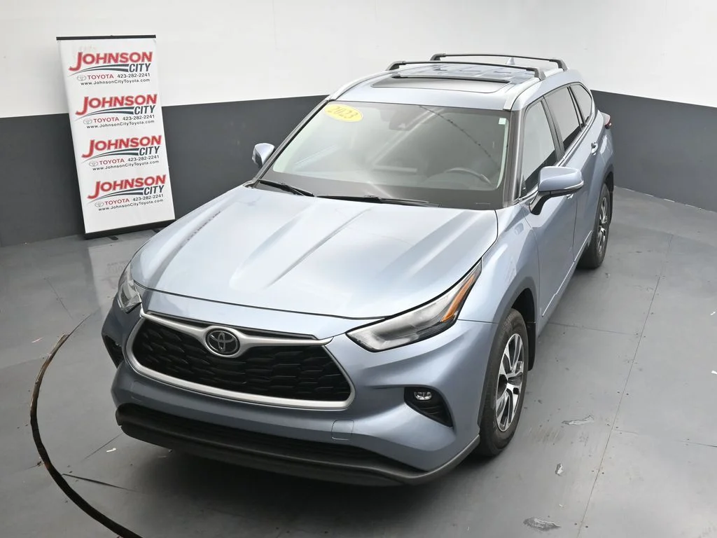 Used 2023  Toyota XLE image 30