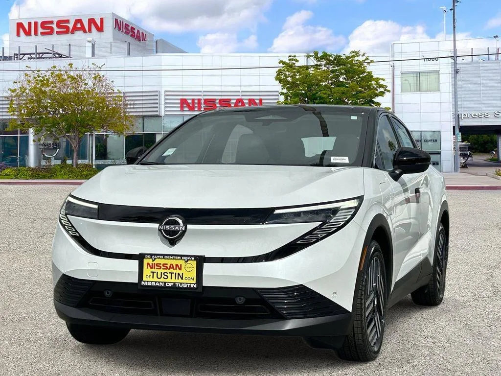 New 2026 Everest White Pearl Tricoat/Black Nissan SV+ image 6