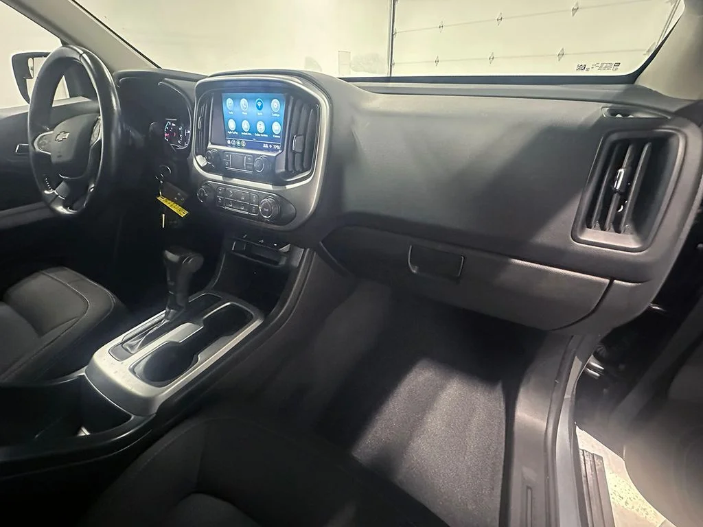 Used 2021 Gray Chevrolet LT image 28