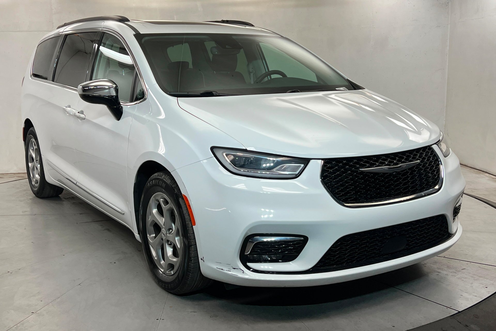 2023 Chrysler Pacifica Limited - Photo 8