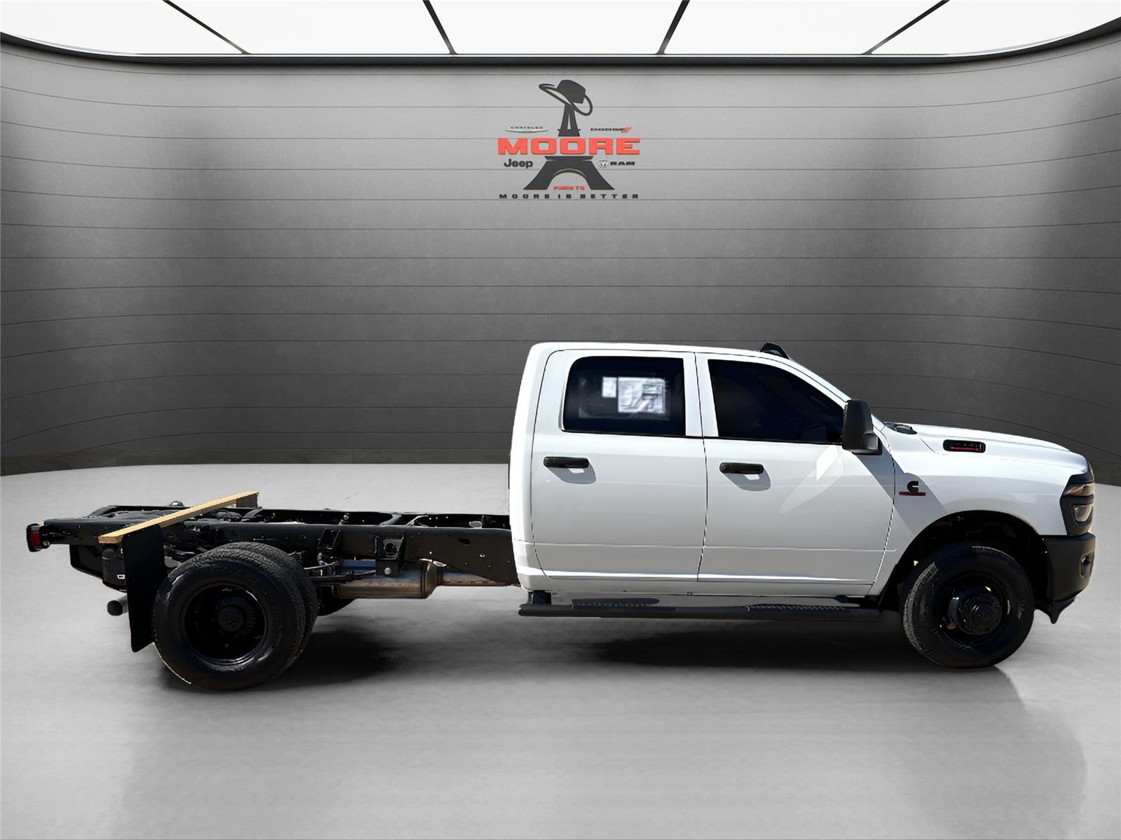New 2026 Bright White Clear-Coat Exterior Paint RAM Tradesman image 9