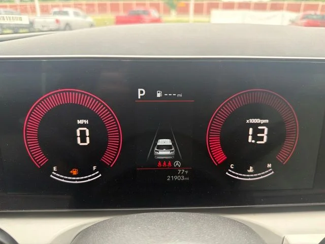 Used 2025 Red Hyundai SEL image 16