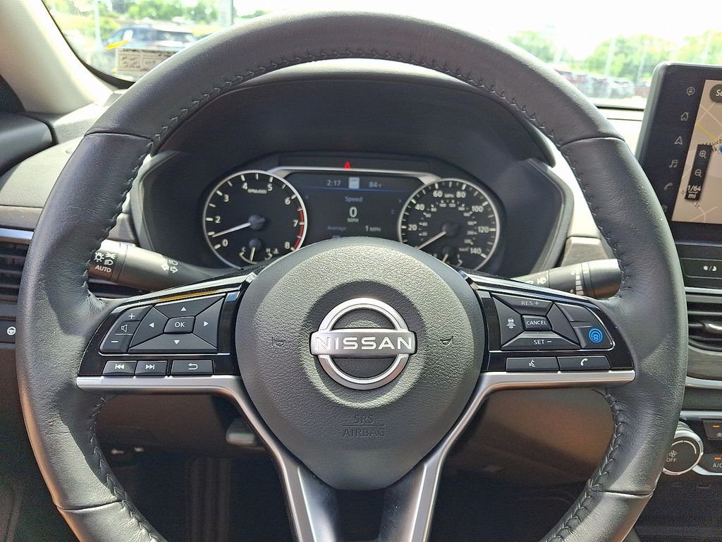 Used 2023 White Nissan 2.5 SV image 22