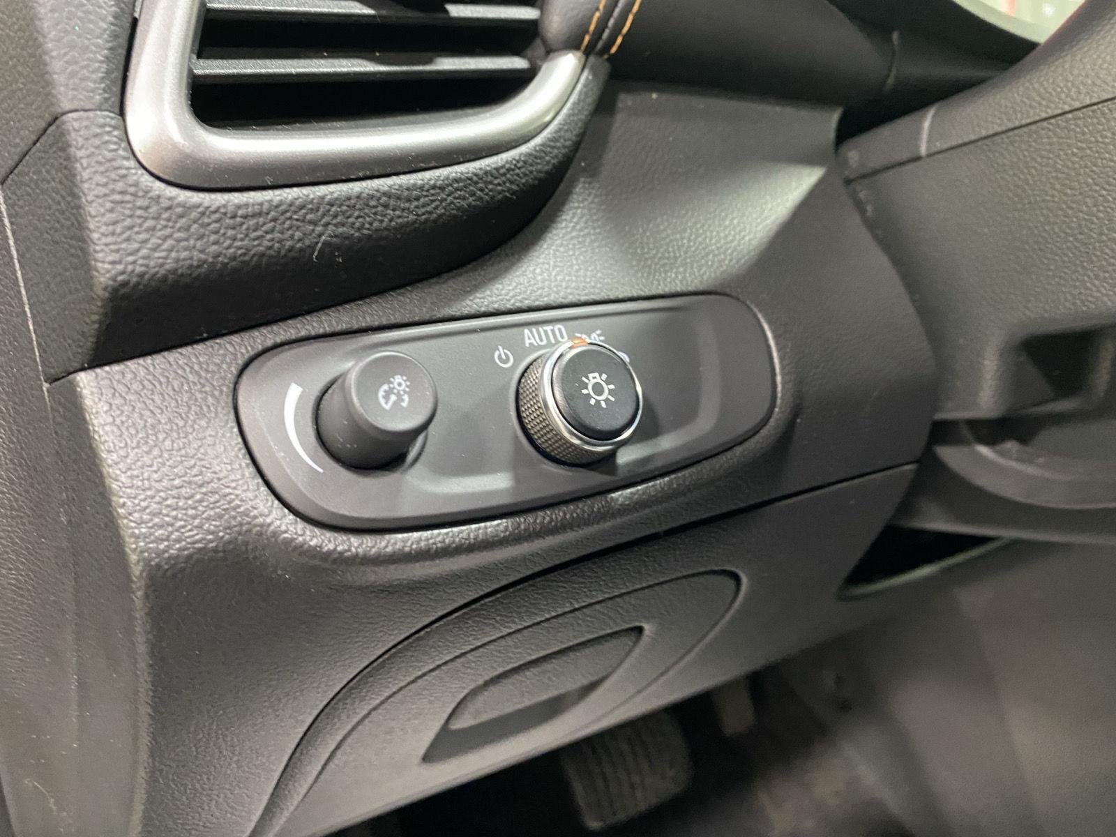 Used 2019 Summit White Chevrolet LT image 19