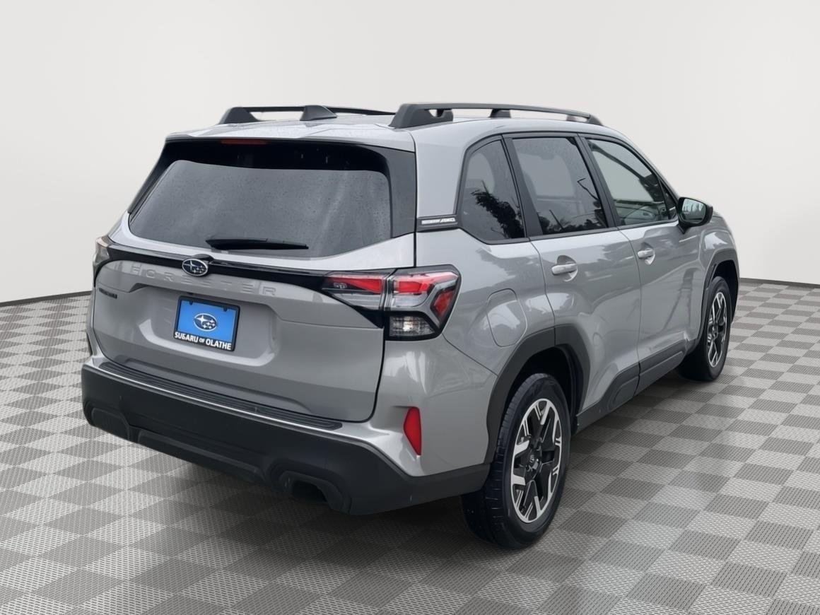 Used 2025 River Rock Pearl Subaru Premium image 14