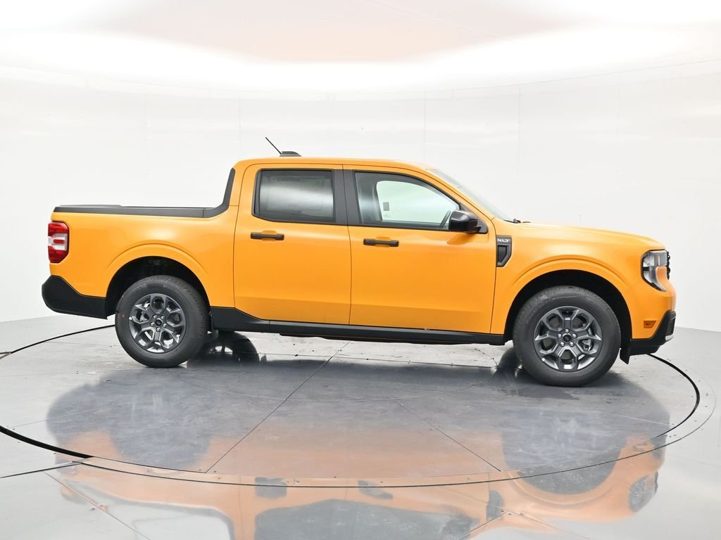 New 2026 Orange Fury Metallic Tri-Coat Ford XLT image 4