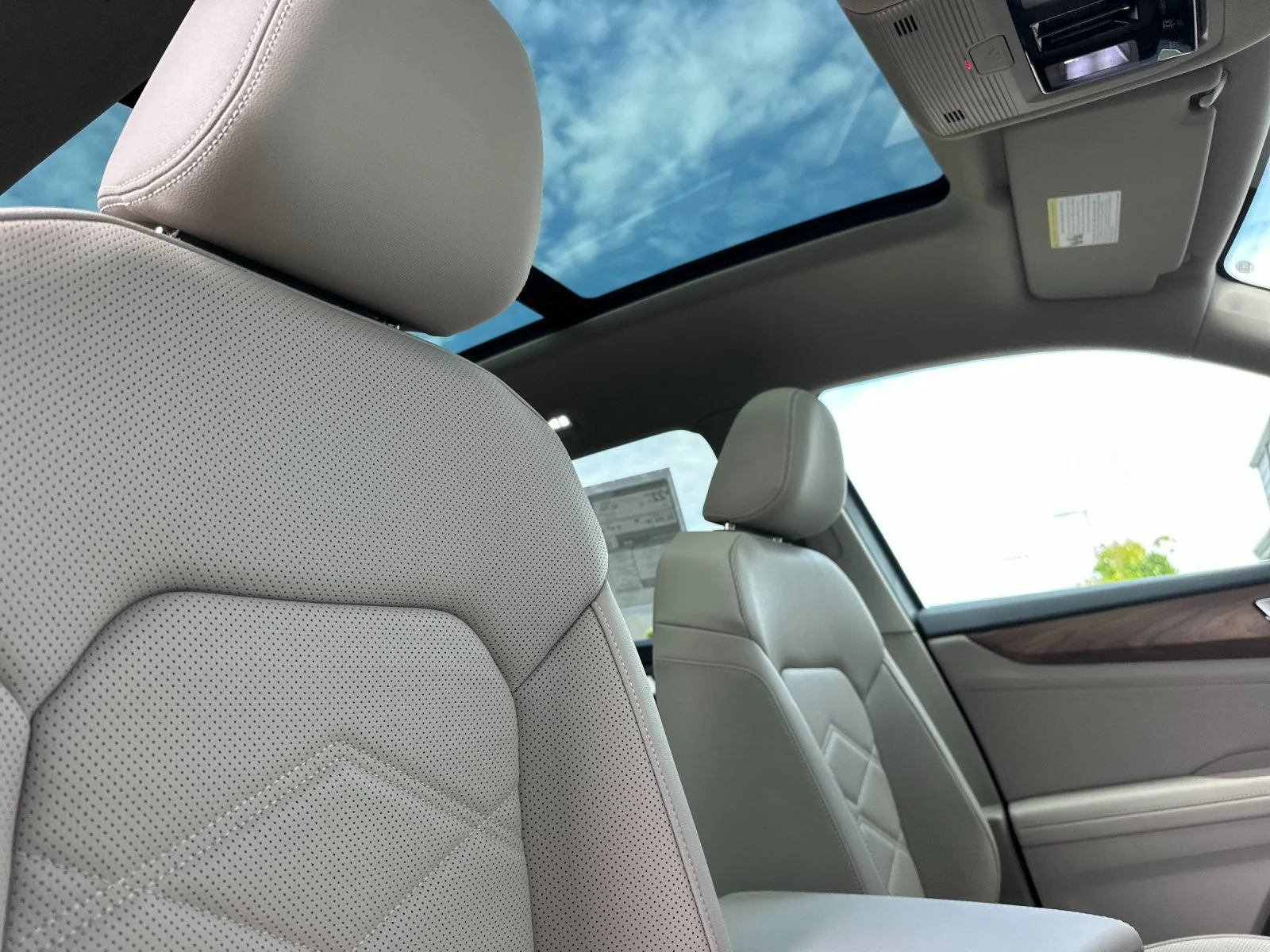New 2026 Silver Volkswagen SE w/Technology image 17