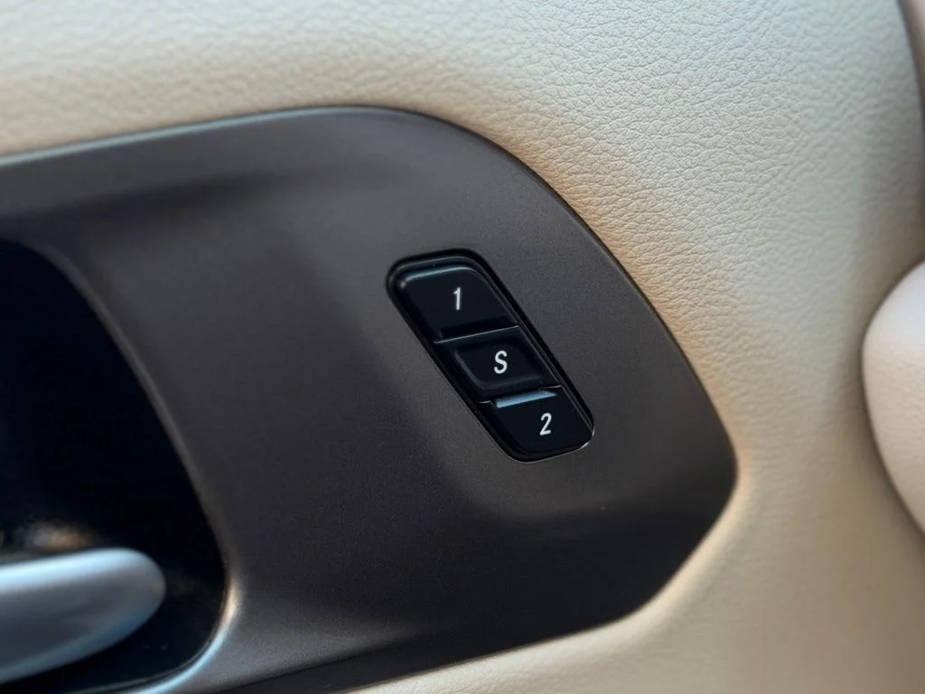 Used 2024 Silver Chrysler Touring L image 28