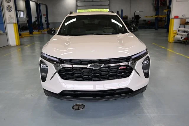 2026 Chevrolet Trax RS - Photo 2