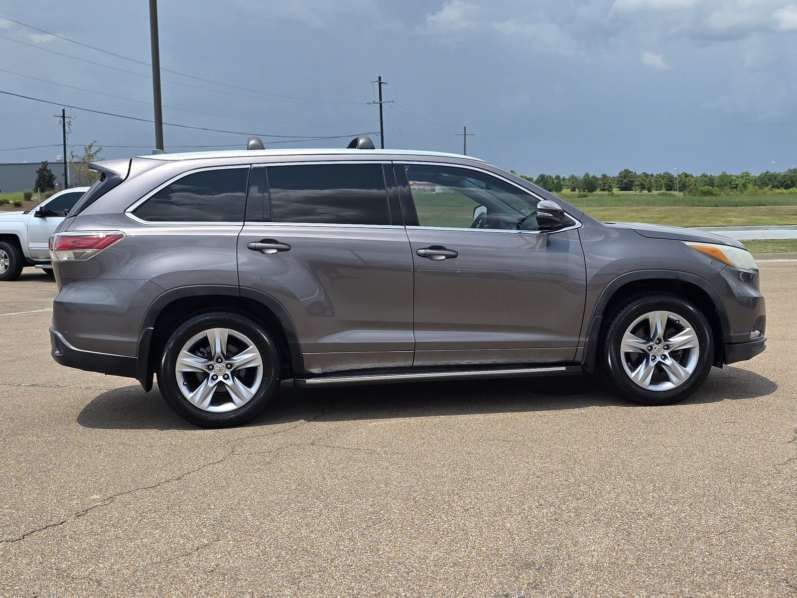 Used 2015 Gray Toyota Limited V6 image 4