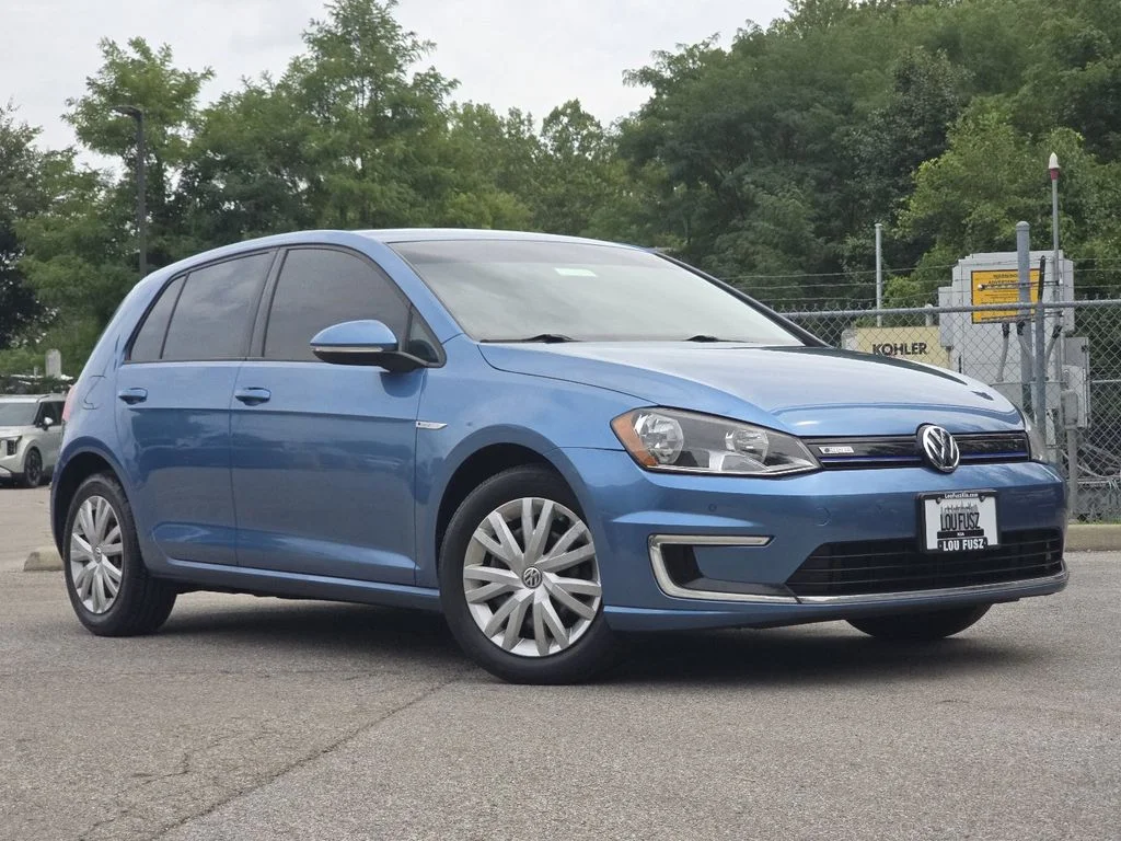 Used 2015 Volkswagen e-Golf e-Golf Limited Edition with VIN WVWKP7AU2FW904338 for sale in Columbus, OH