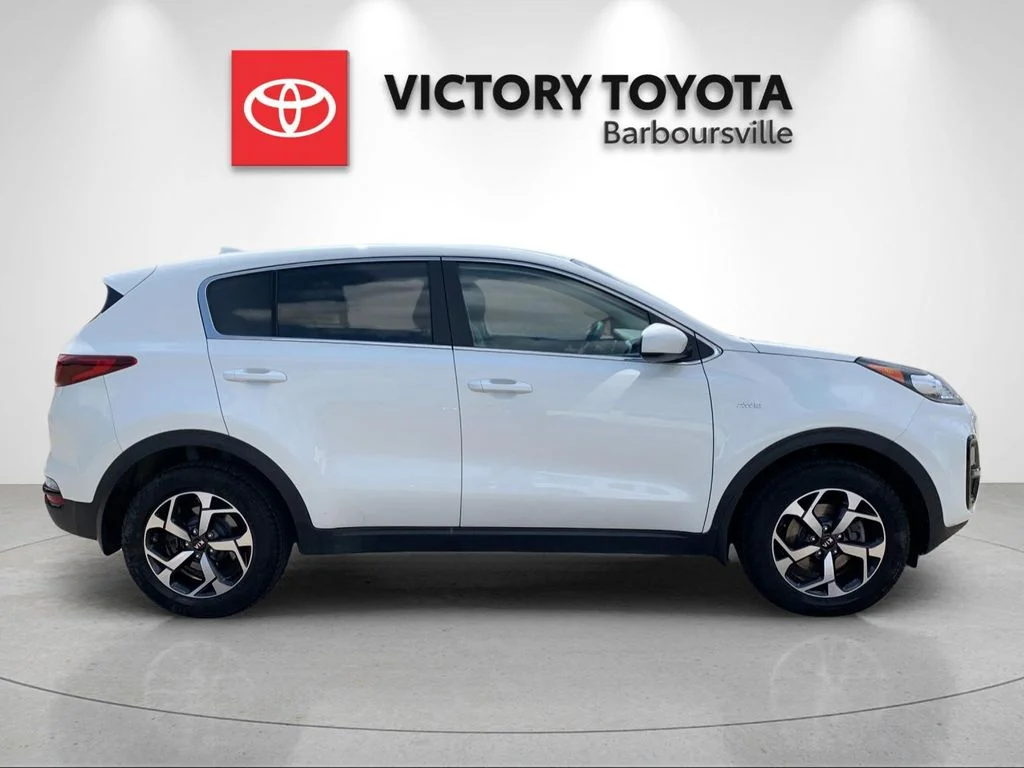 Used 2022 White Kia LX image 6