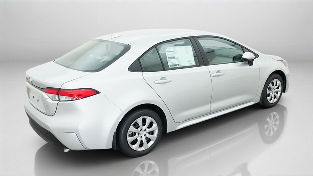 New 2027 Classic Silver Metallic Toyota LE image 39