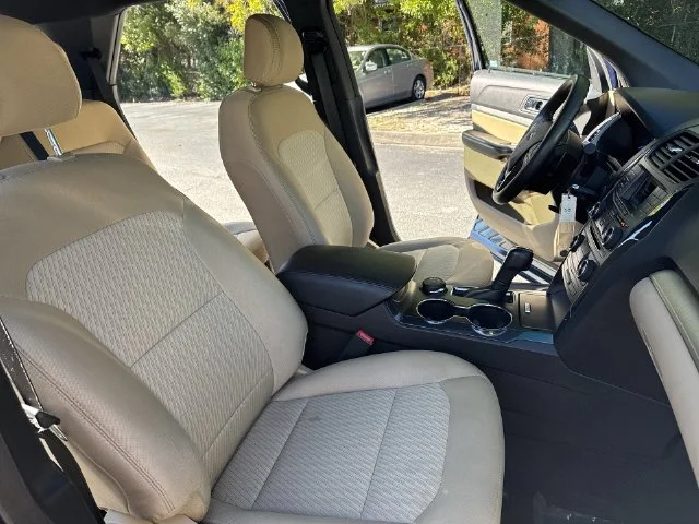 Used 2017 Blue Ford Base image 10