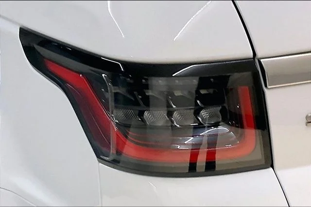 Used 2020 White Land Rover HSE image 26